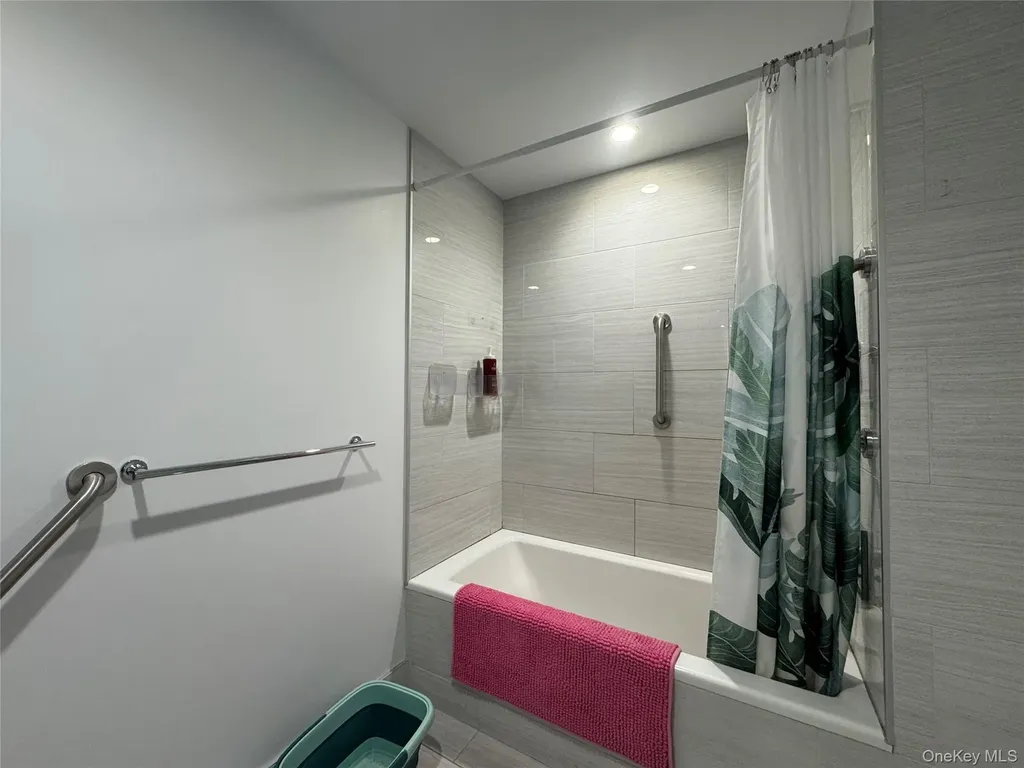 13103 40th Road Flushing NY 11354