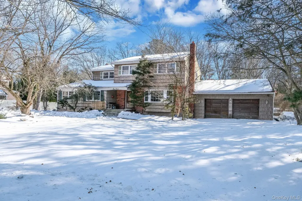 140 Seaman Neck Road Dix Hills NY 11746