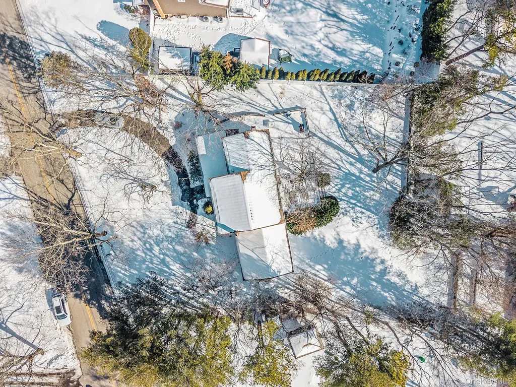 140 Seaman Neck Road Dix Hills NY 11746