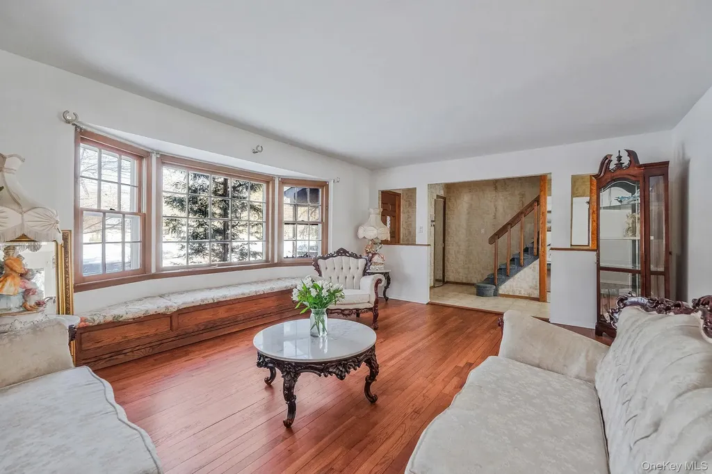 140 Seaman Neck Road Dix Hills NY 11746