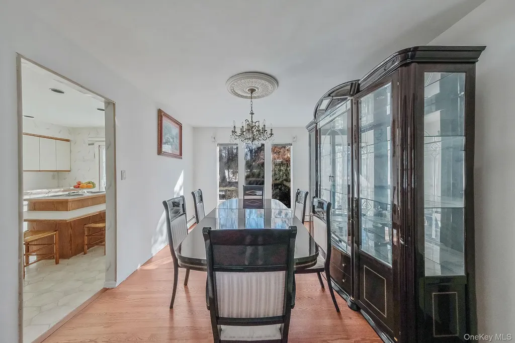 140 Seaman Neck Road Dix Hills NY 11746