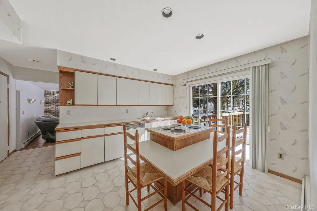 140 Seaman Neck Road Dix Hills NY 11746