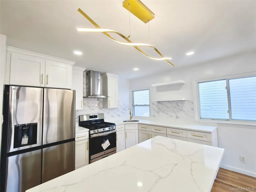 151-28 24th Road Road Whitestone NY 11357
