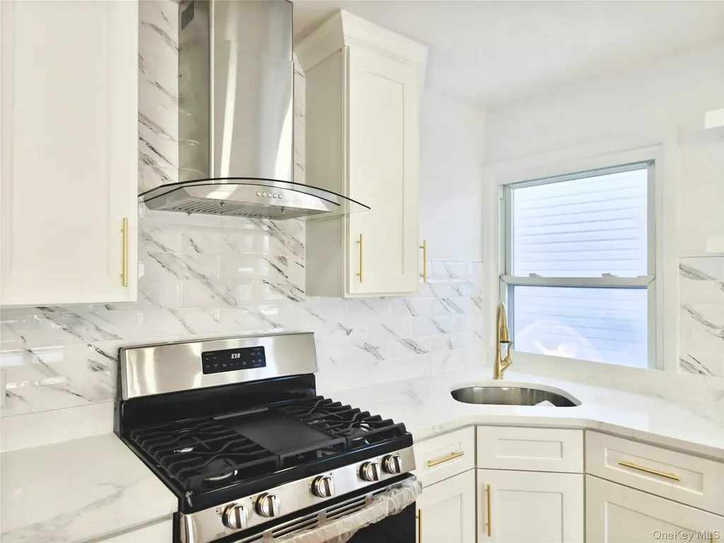 151-28 24th Road Road Whitestone NY 11357