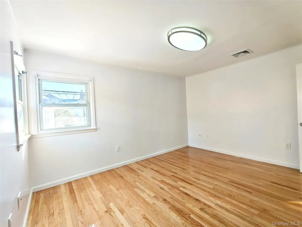 151-28 24th Road Road Whitestone NY 11357