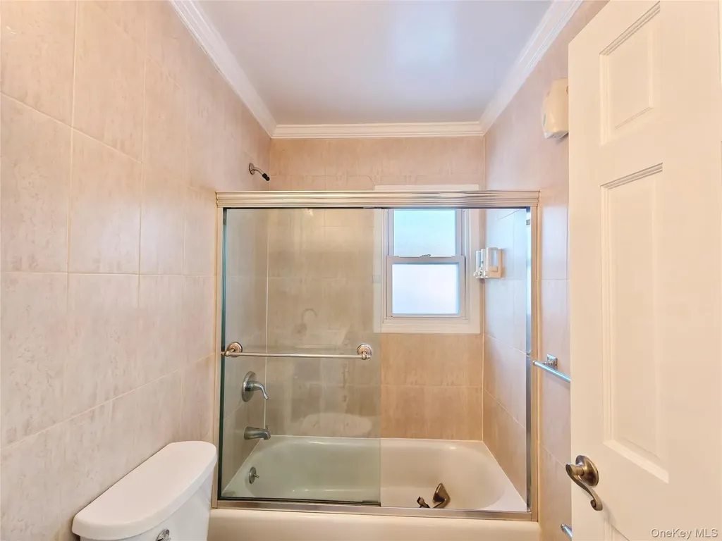 151-28 24th Road Road Whitestone NY 11357