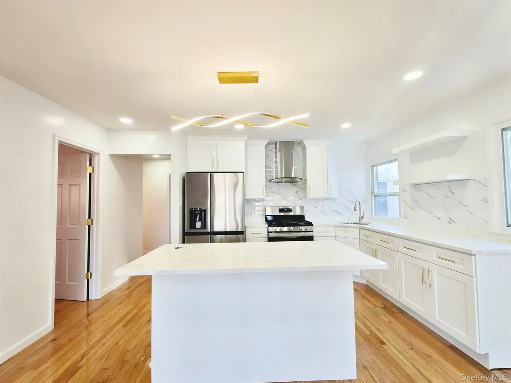 151-28 24th Road Road Whitestone NY 11357