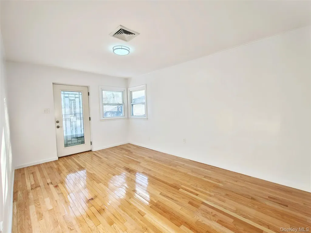 151-28 24th Road Road Whitestone NY 11357