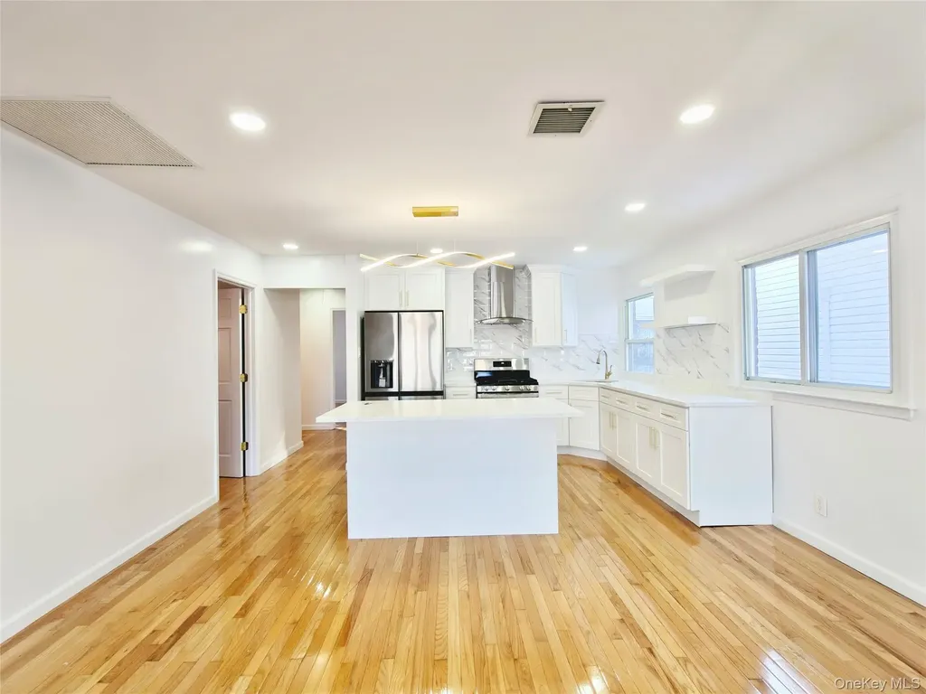 151-28 24th Road Road Whitestone NY 11357