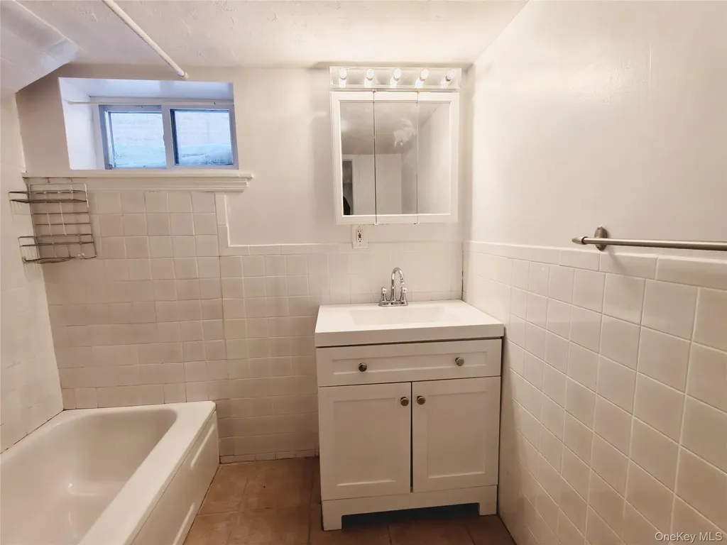 151-28 24th Road Road Whitestone NY 11357