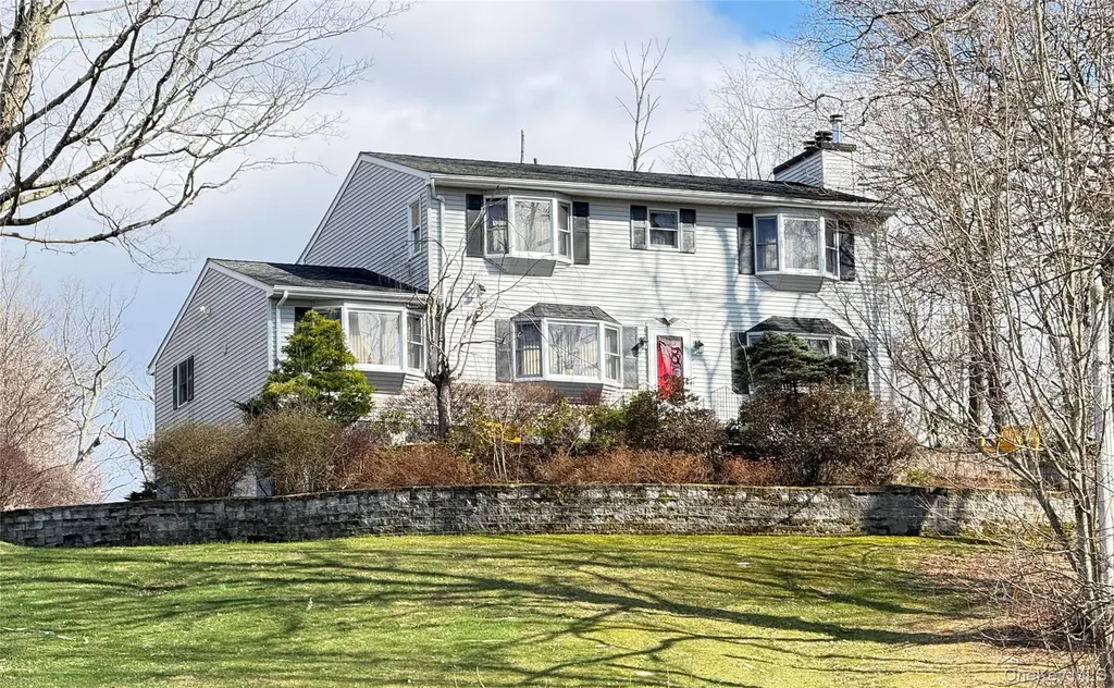 4 Chaucer Road Staatsburg NY 12580