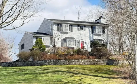 4 Chaucer Road Staatsburg NY 12580