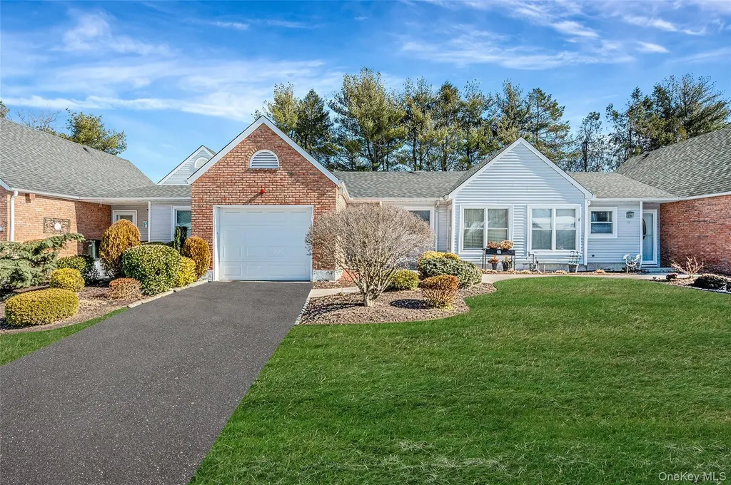 35 Chippendale Drive Mount Sinai NY 11766