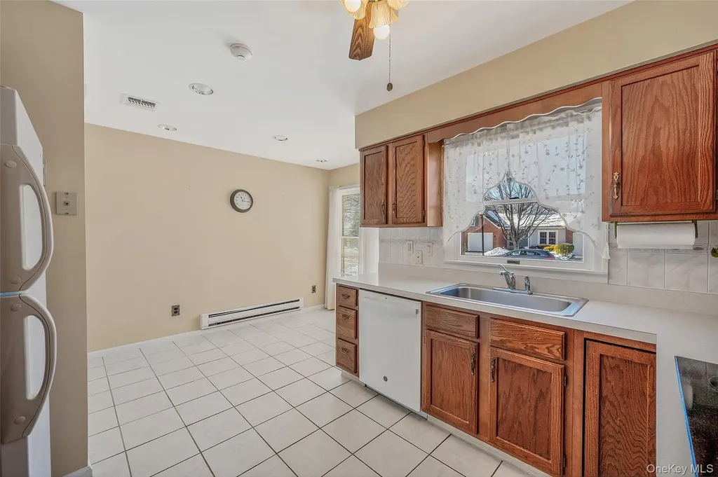 35 Chippendale Drive Mount Sinai NY 11766