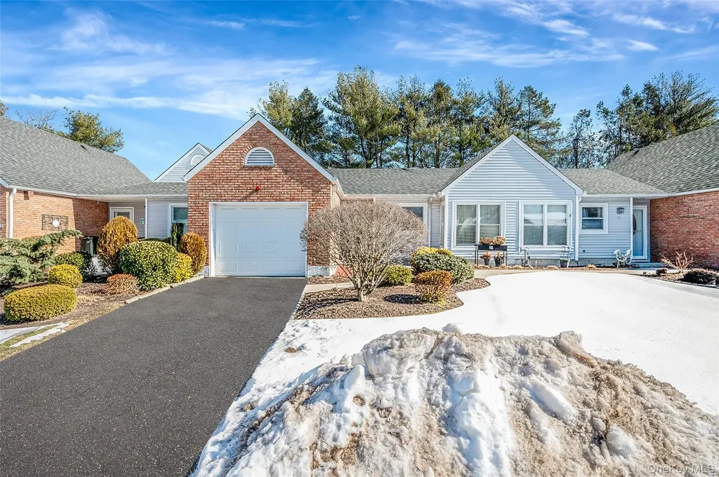 35 Chippendale Drive Mount Sinai NY 11766