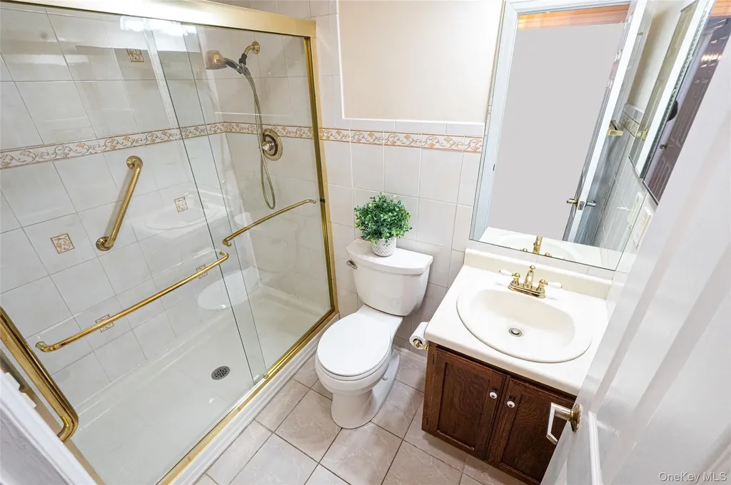 35 Chippendale Drive Mount Sinai NY 11766