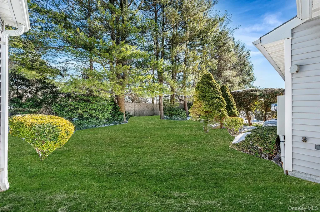 35 Chippendale Drive Mount Sinai NY 11766