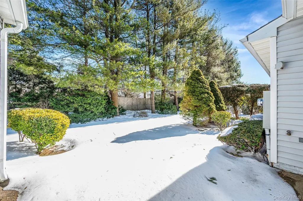 35 Chippendale Drive Mount Sinai NY 11766
