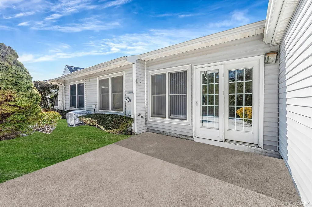 35 Chippendale Drive Mount Sinai NY 11766