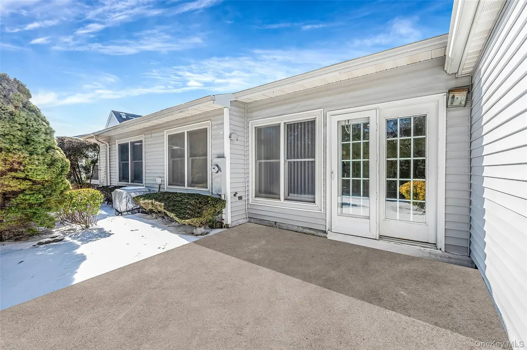 35 Chippendale Drive Mount Sinai NY 11766