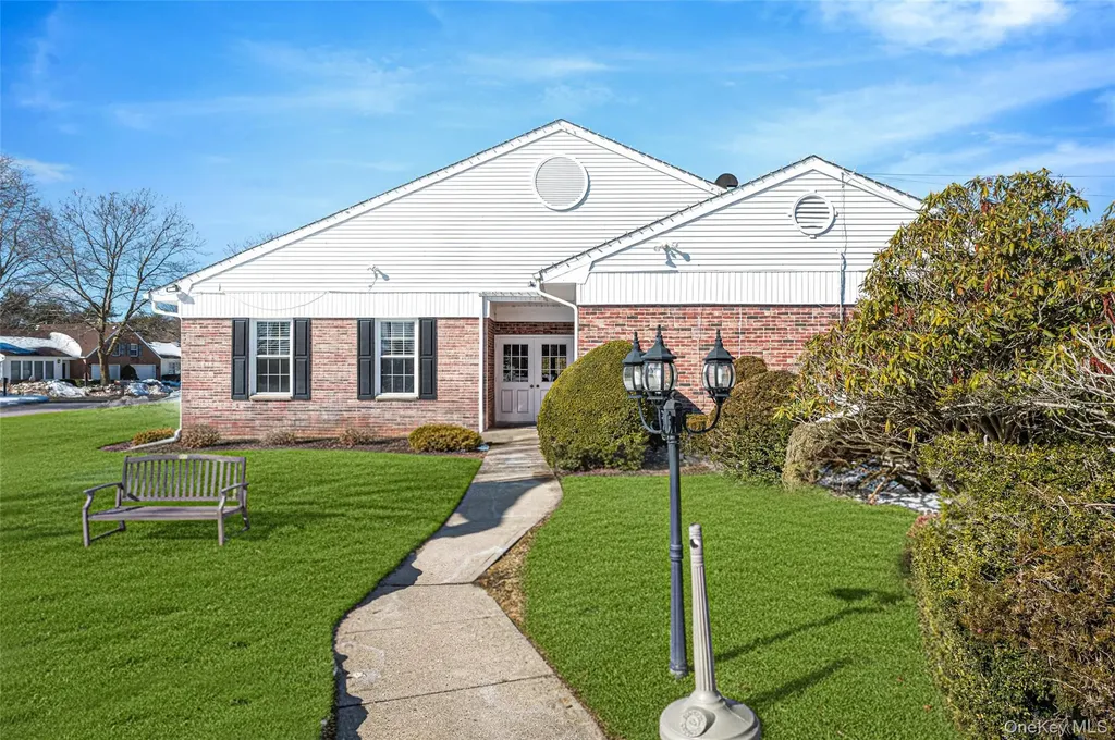 35 Chippendale Drive Mount Sinai NY 11766