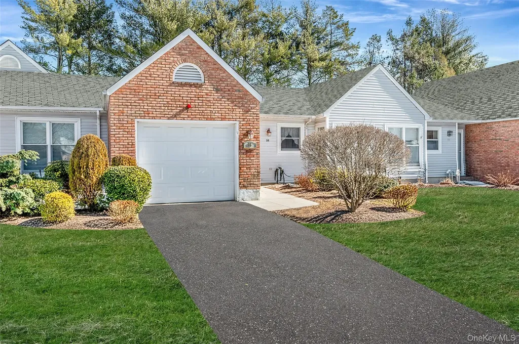 35 Chippendale Drive Mount Sinai NY 11766