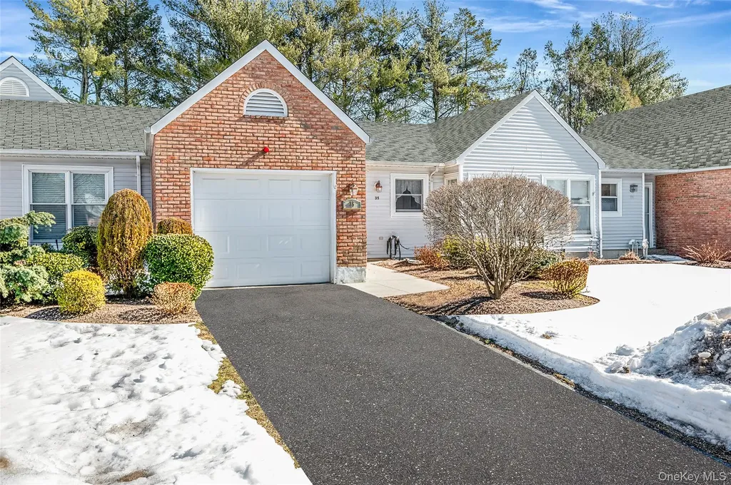 35 Chippendale Drive Mount Sinai NY 11766