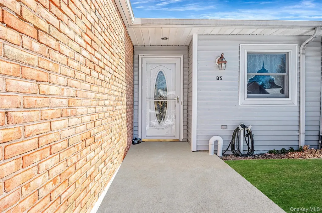 35 Chippendale Drive Mount Sinai NY 11766