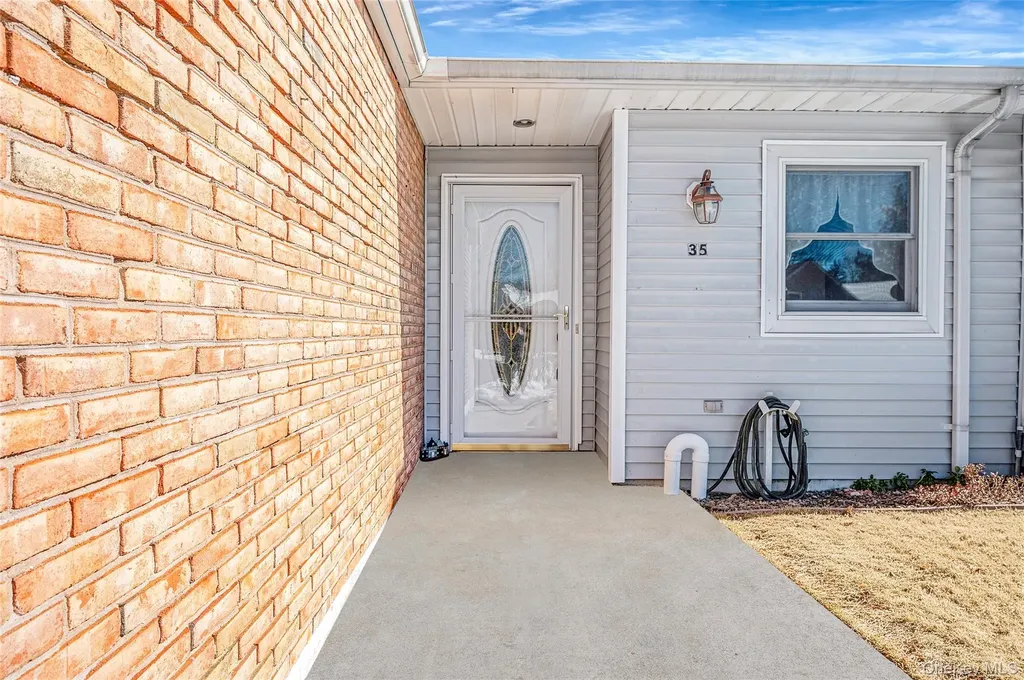 35 Chippendale Drive Mount Sinai NY 11766