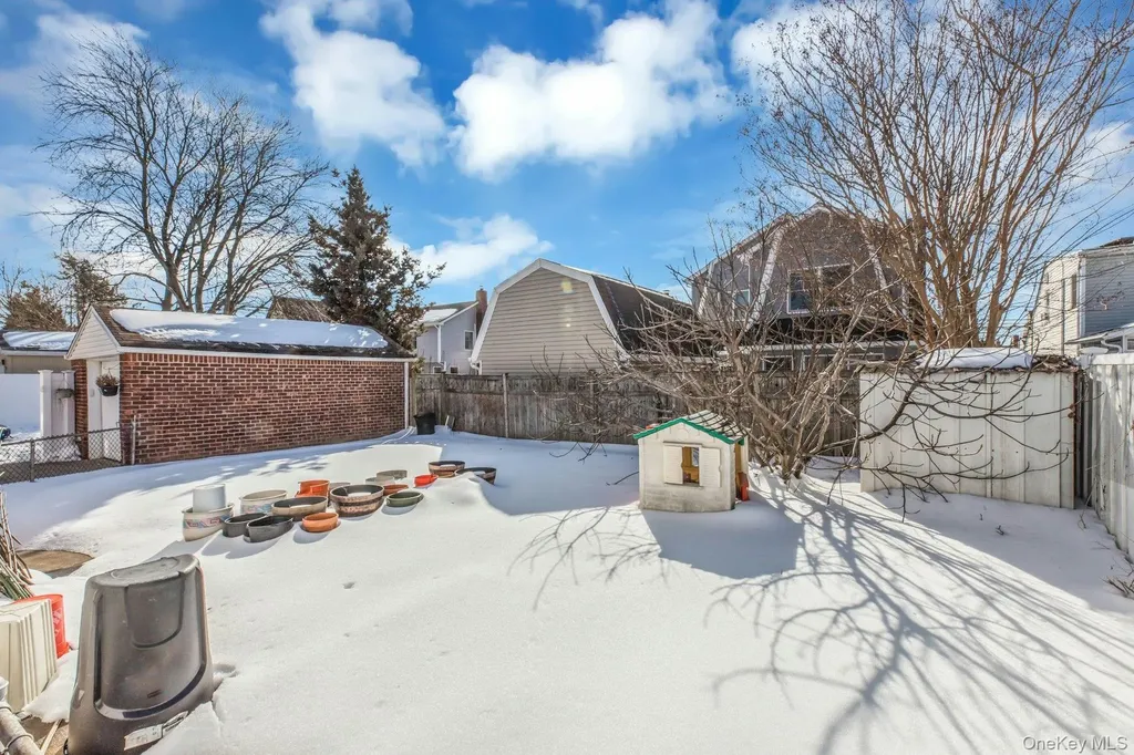 197 Emory Road Mineola NY 11501