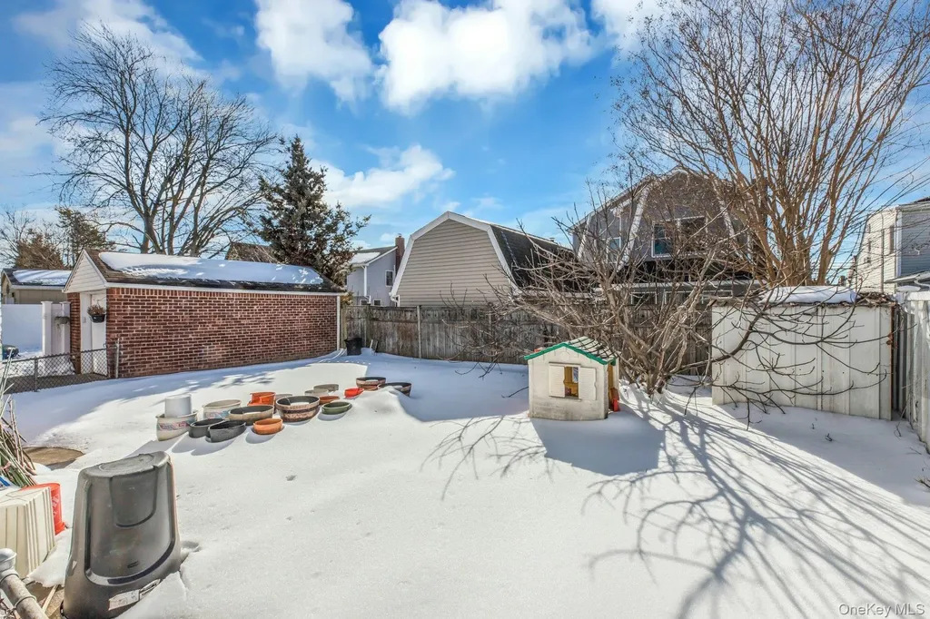 197 Emory Road Mineola NY 11501