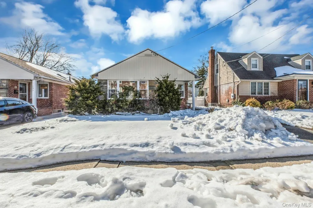 197 Emory Road Mineola NY 11501