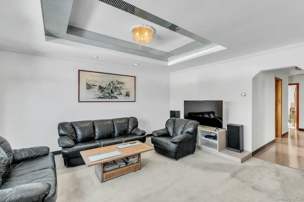 197 Emory Road Mineola NY 11501