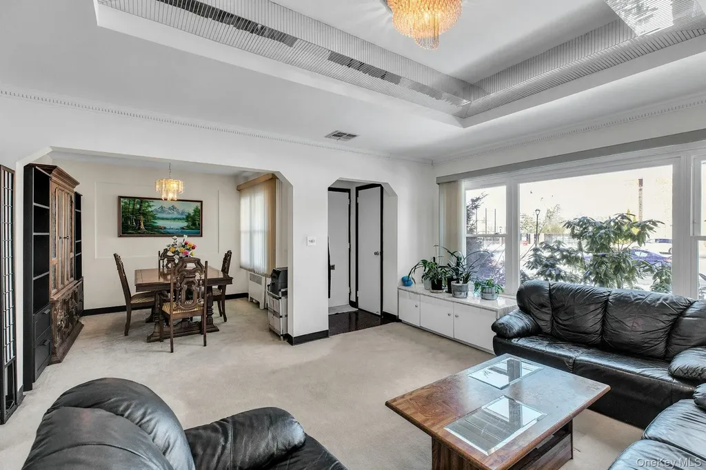 197 Emory Road Mineola NY 11501