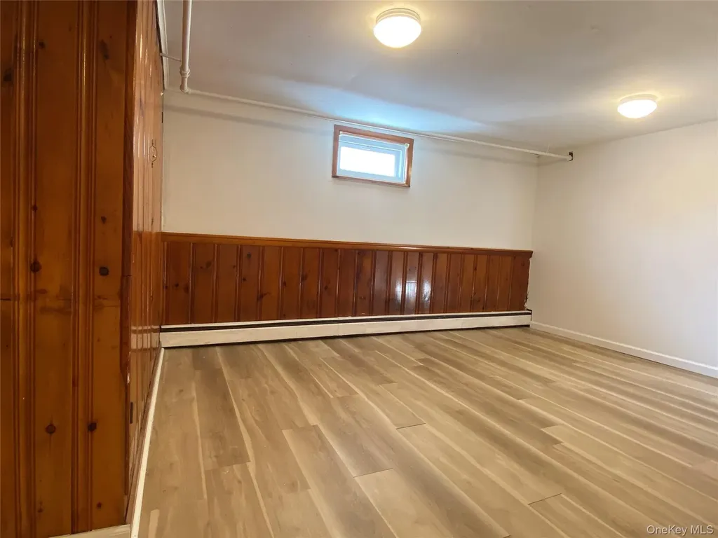 216 Raff Avenue Mineola NY 11501