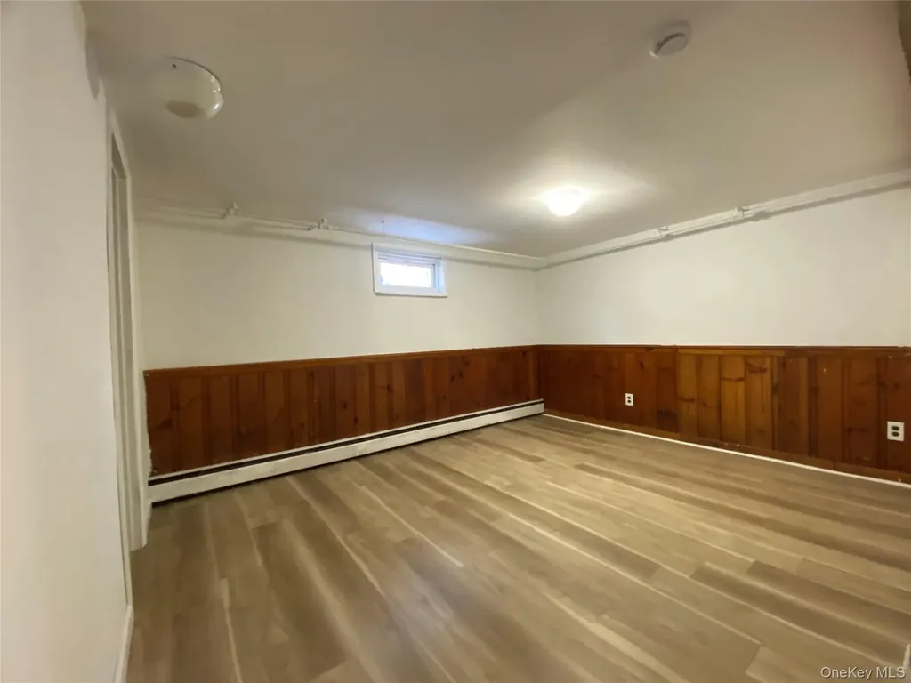 216 Raff Avenue Mineola NY 11501