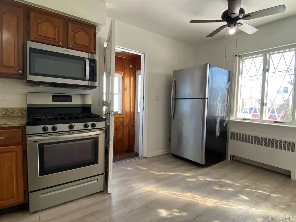 216 Raff Avenue Mineola NY 11501