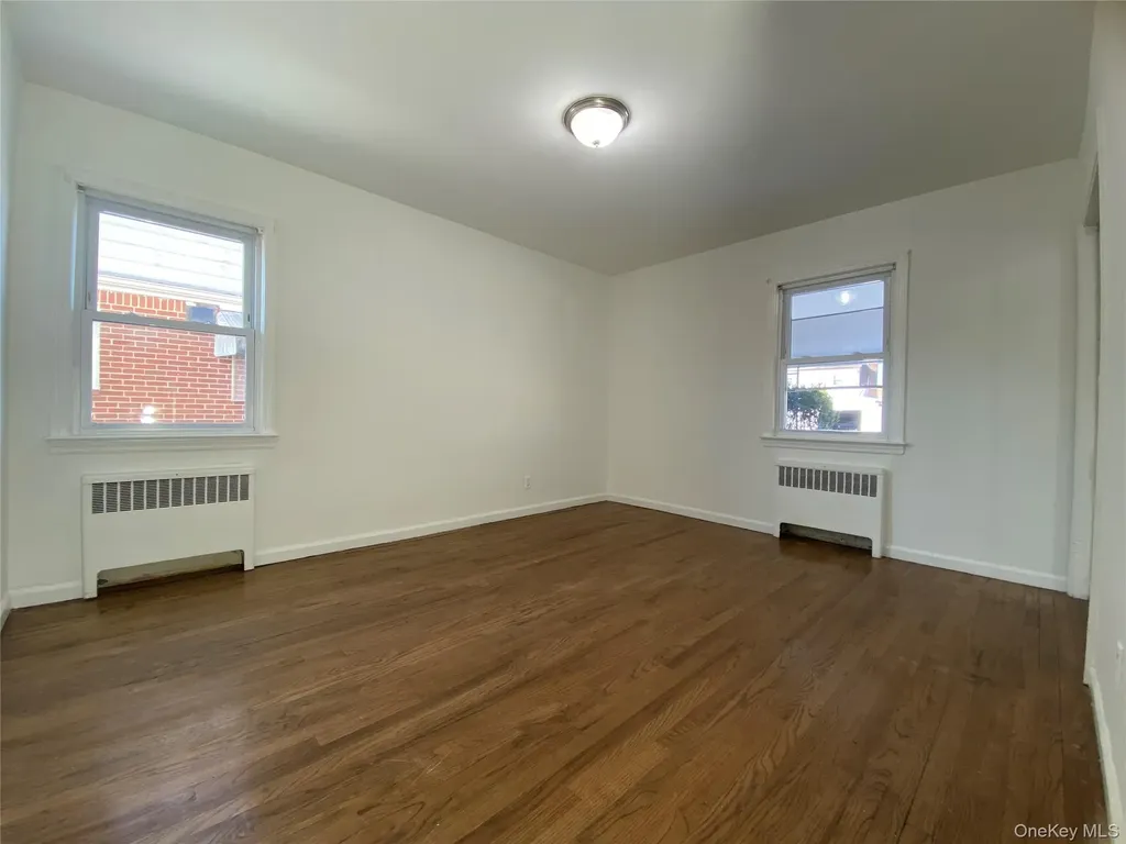 216 Raff Avenue Mineola NY 11501