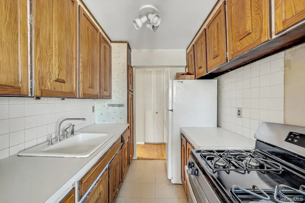 415 Gramatan Avenue Mount Vernon NY 10552