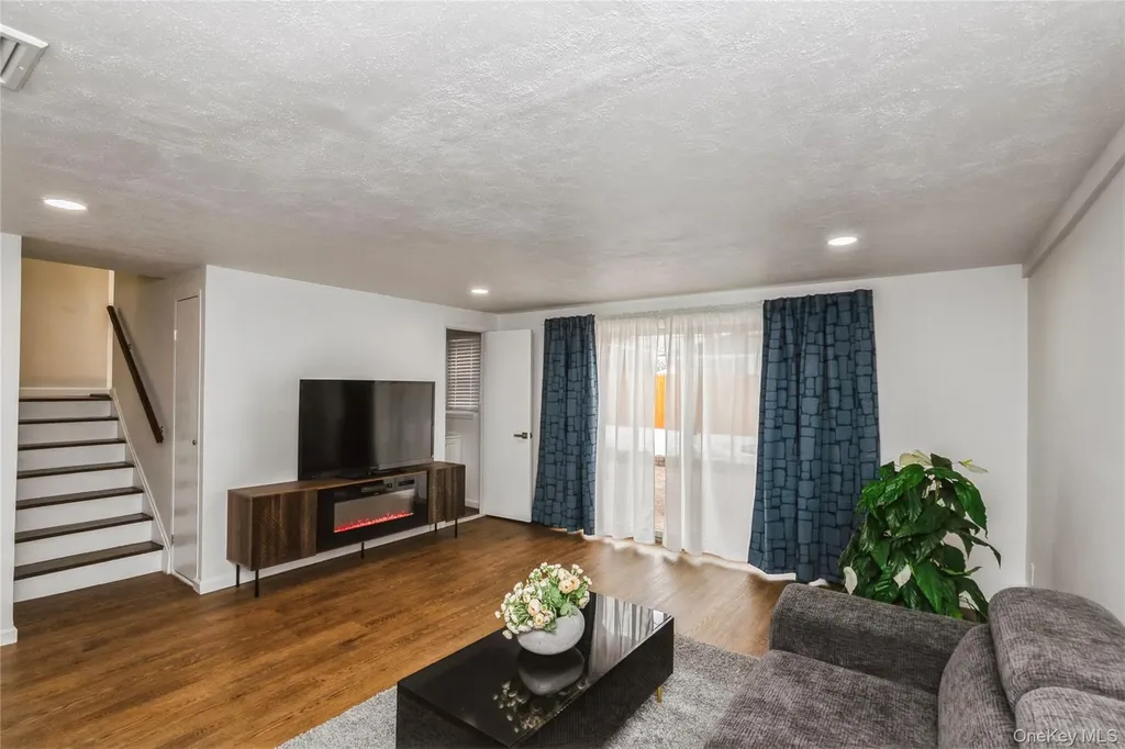 15 Center Drive Syosset NY 11791