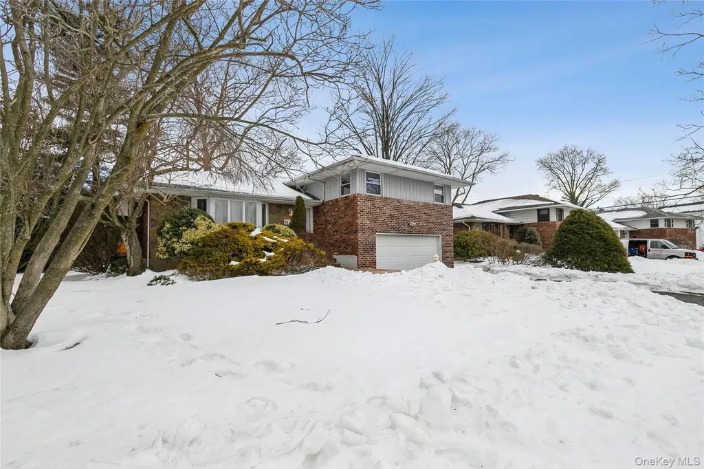 15 Center Drive Syosset NY 11791