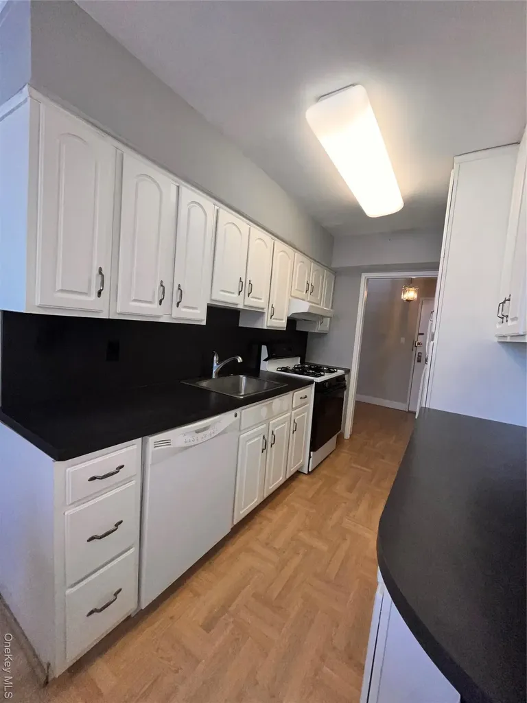 60 Hempstead Avenue Lynbrook NY 11563