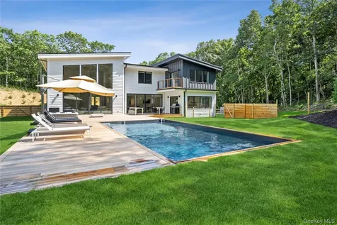 19 Elm Lane Montauk NY 11954