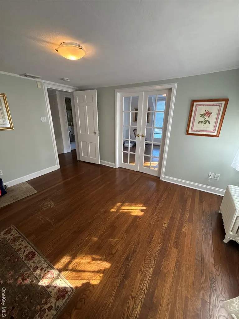 64 Maple Drive Great Neck NY 11021