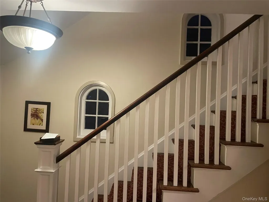 64 Maple Drive Great Neck NY 11021