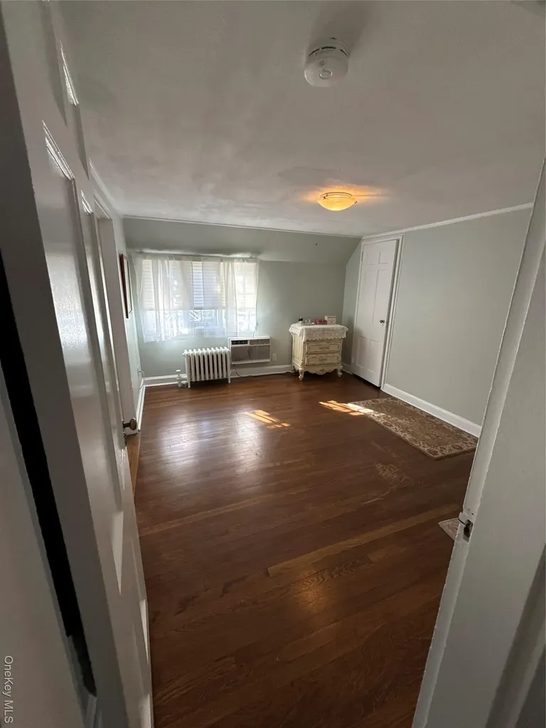 64 Maple Drive Great Neck NY 11021
