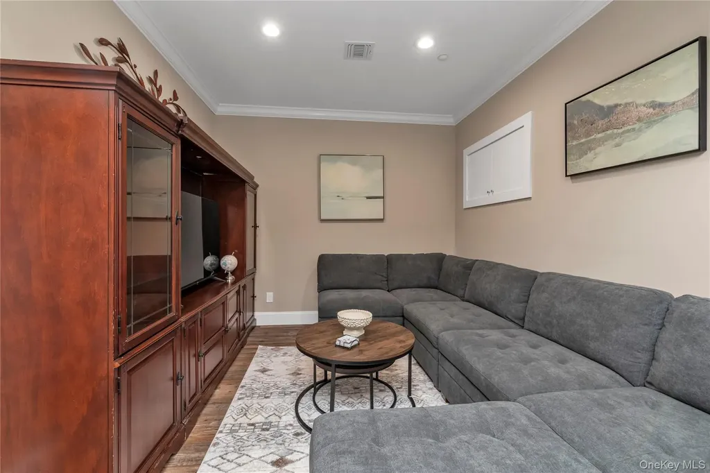 137 Emanuel Way East Meadow NY 11554