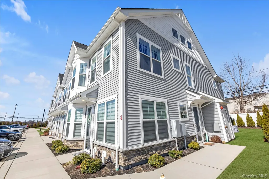 137 Emanuel Way East Meadow NY 11554