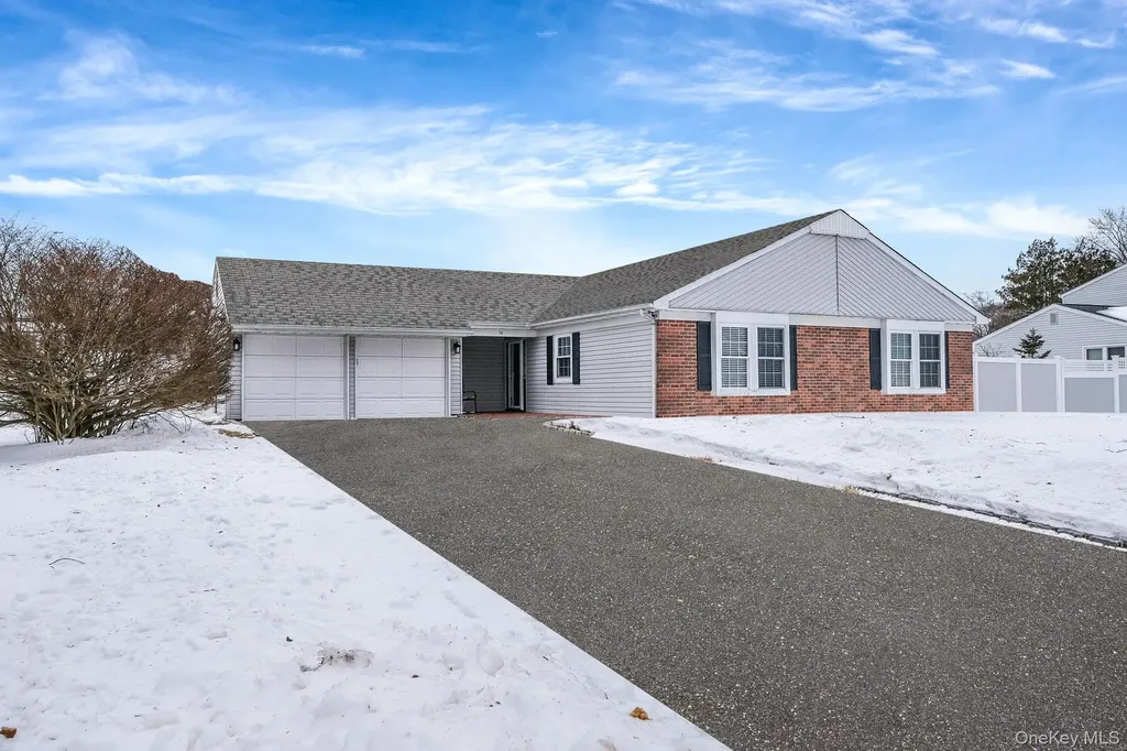 16 Magic Mountain Drive Coram NY 11727