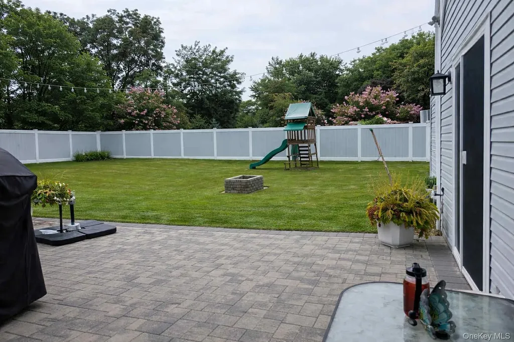 16 Magic Mountain Drive Coram NY 11727